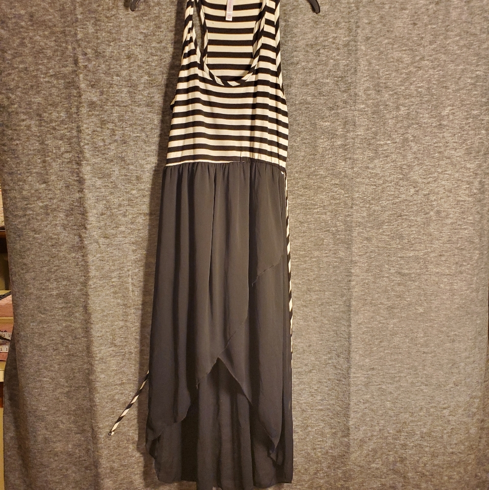 👀Large Black n White summer dress